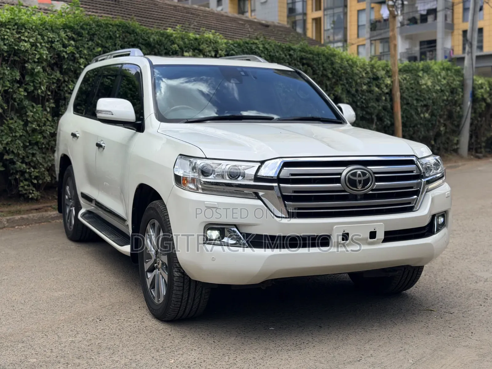Toyota Land Cruiser 2016 White