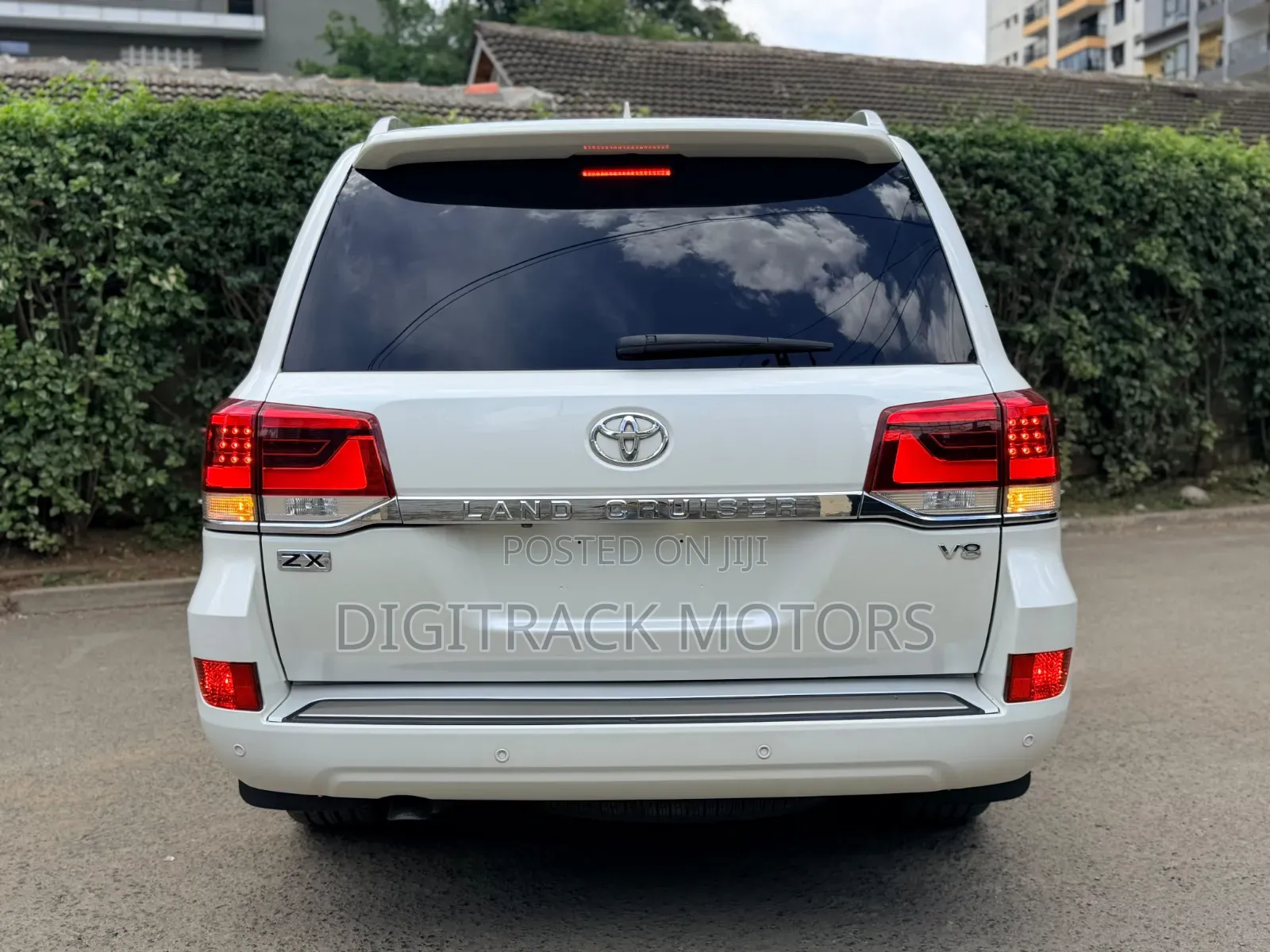 Toyota Land Cruiser 2016 White