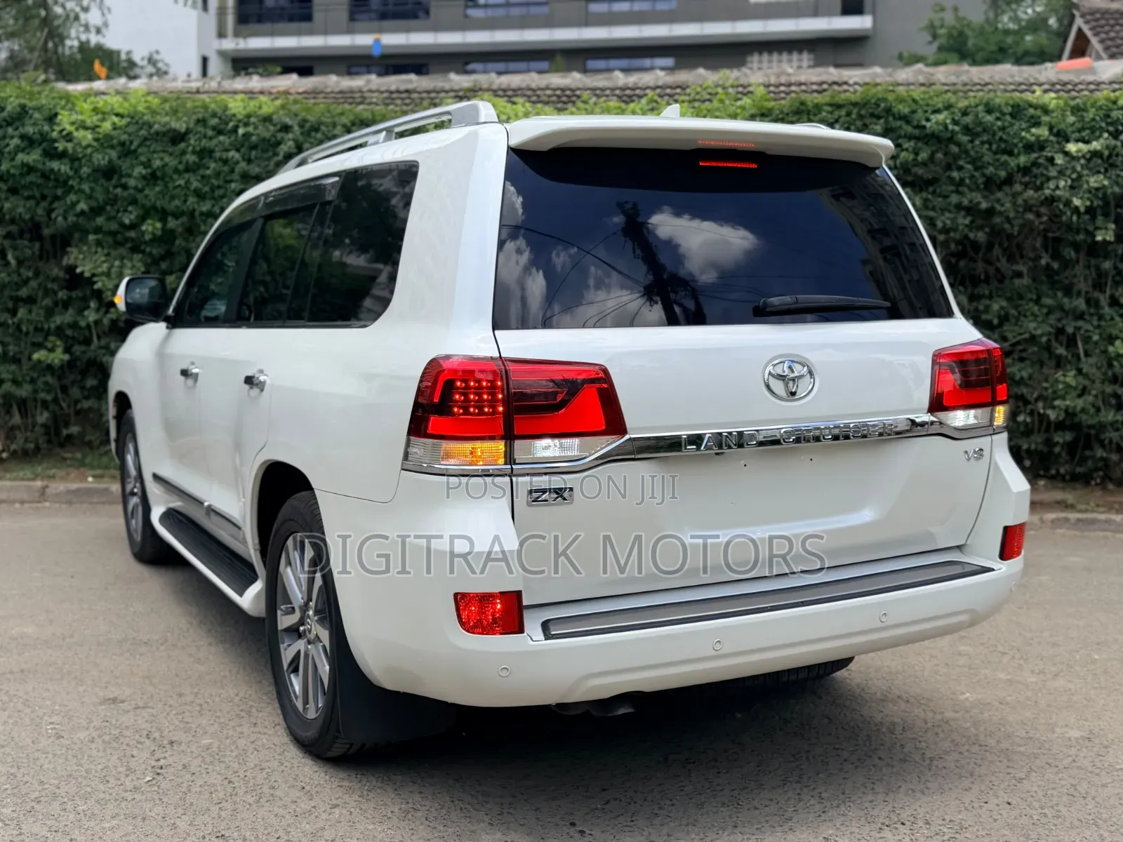Toyota Land Cruiser 2016 White
