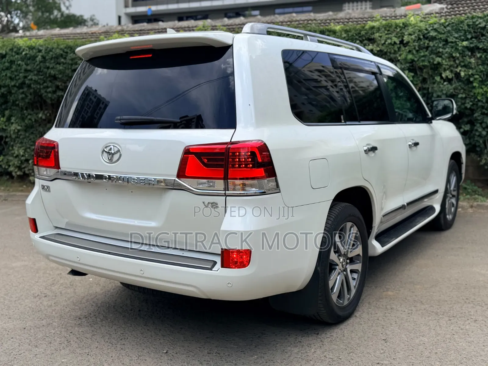 Toyota Land Cruiser 2016 White