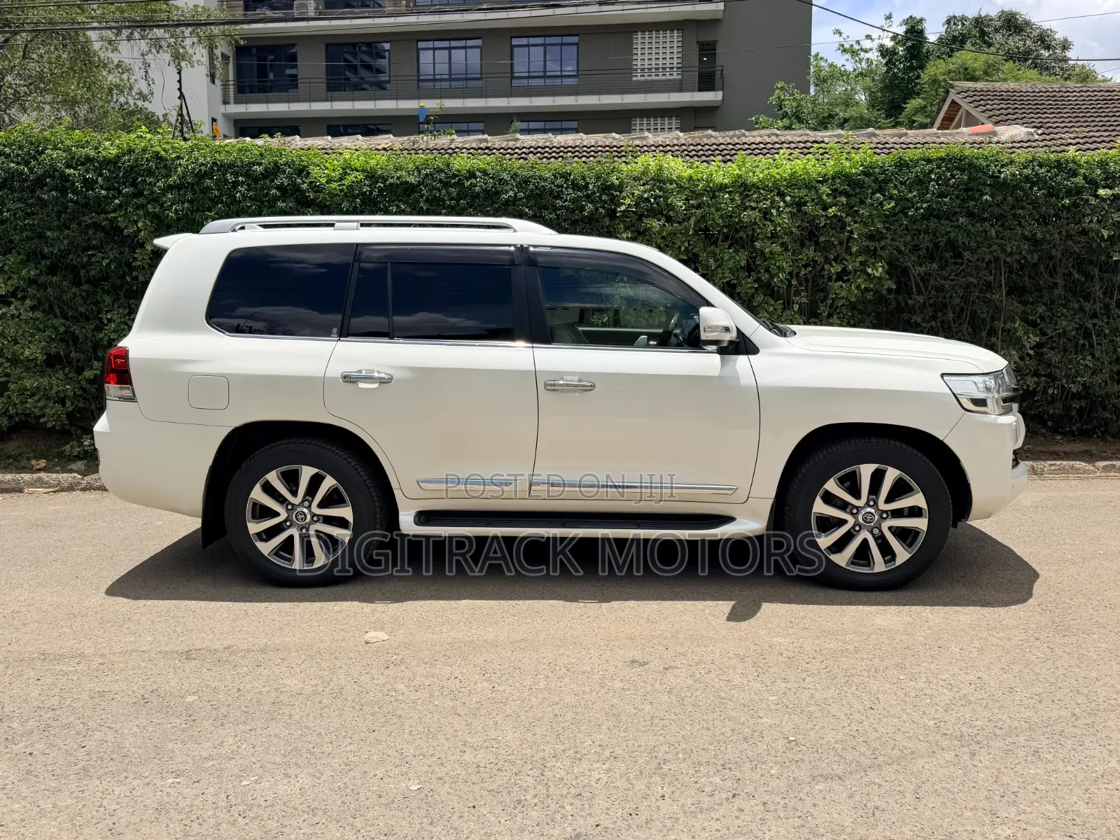 Toyota Land Cruiser 2016 White