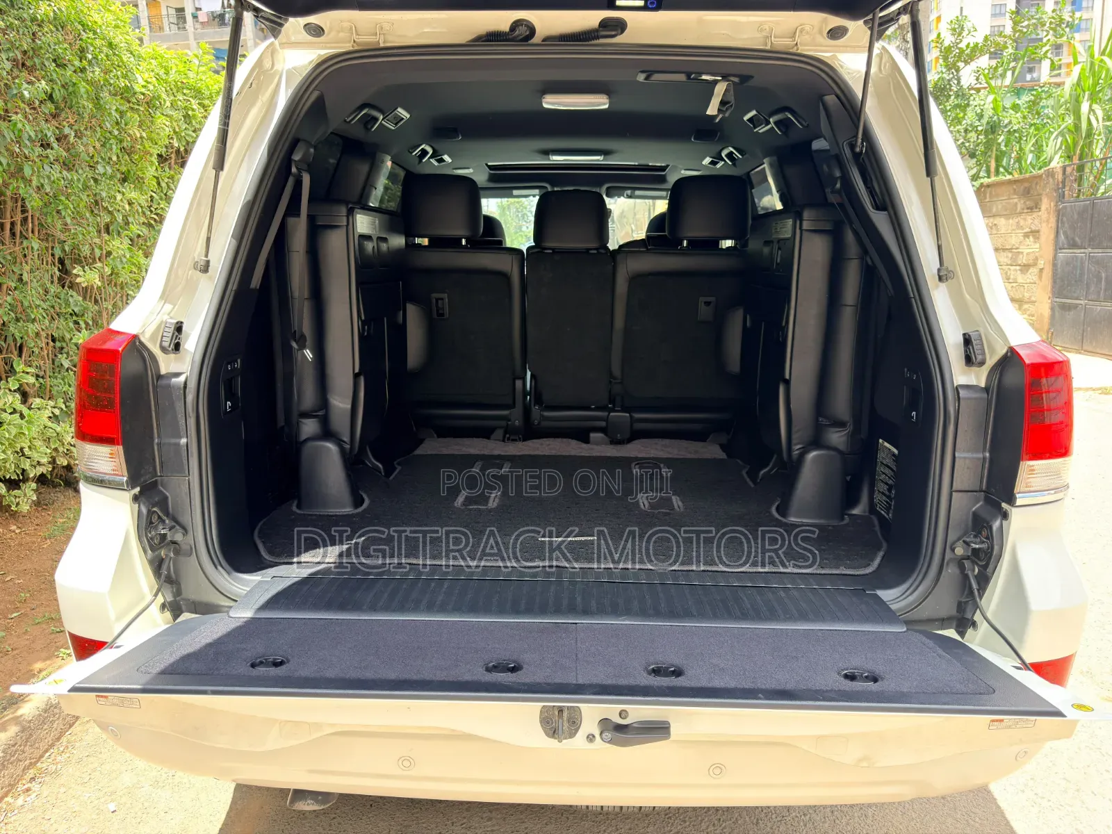 Toyota Land Cruiser 2016 White