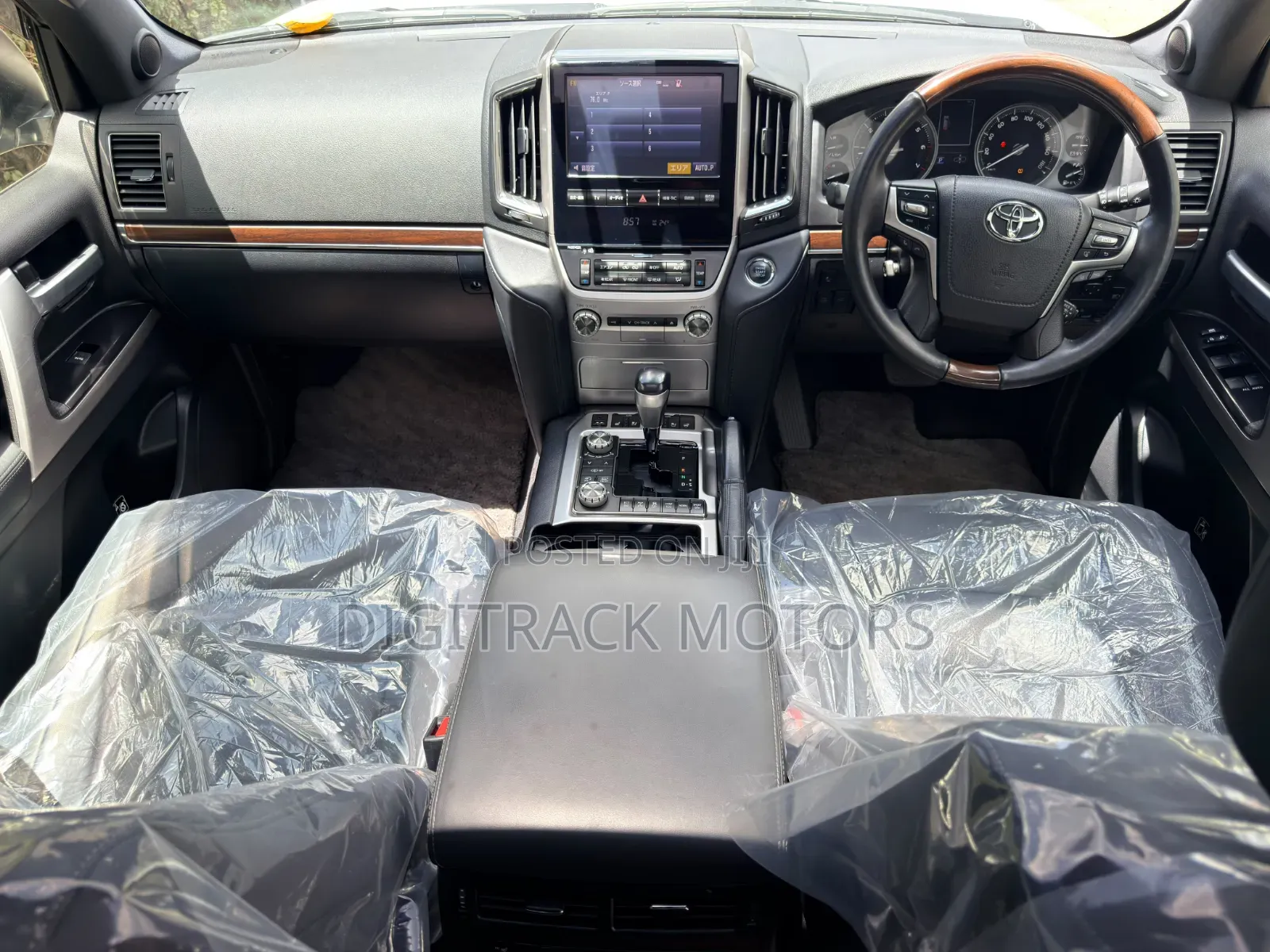 Toyota Land Cruiser 2016 White