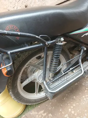 Honda CB 2024 Red