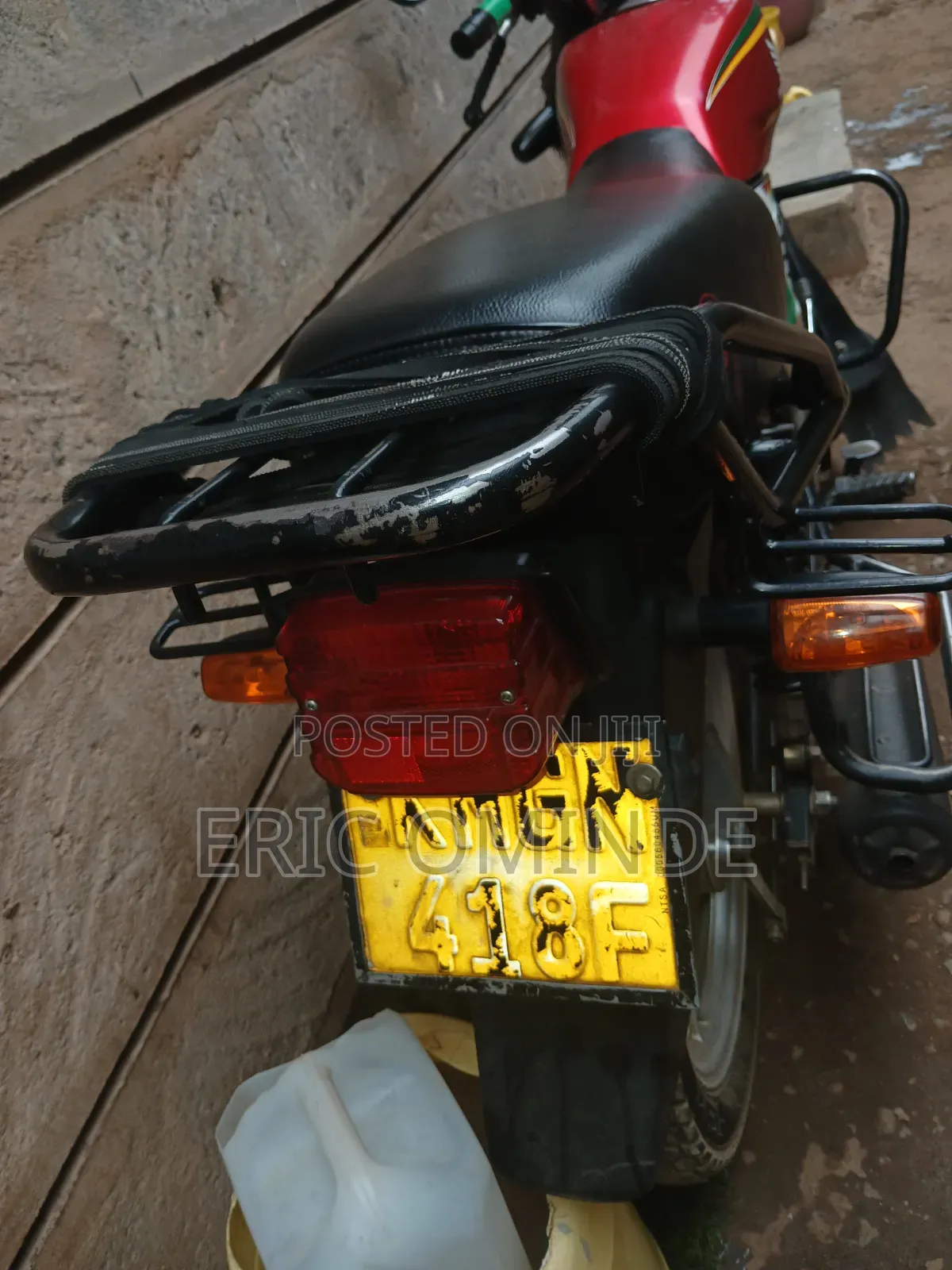Honda CB 2024 Red