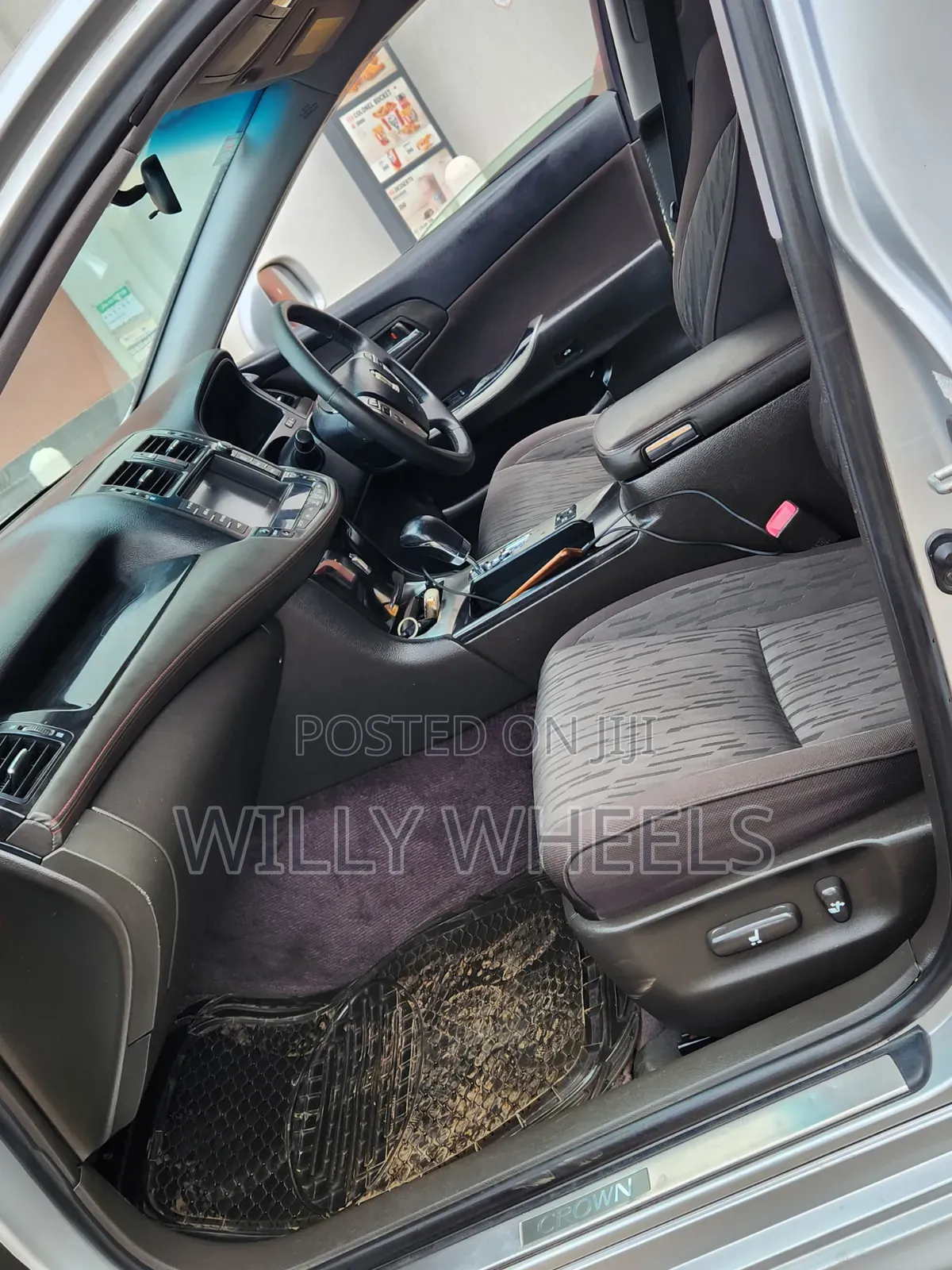 Toyota Crown 2011 Silver