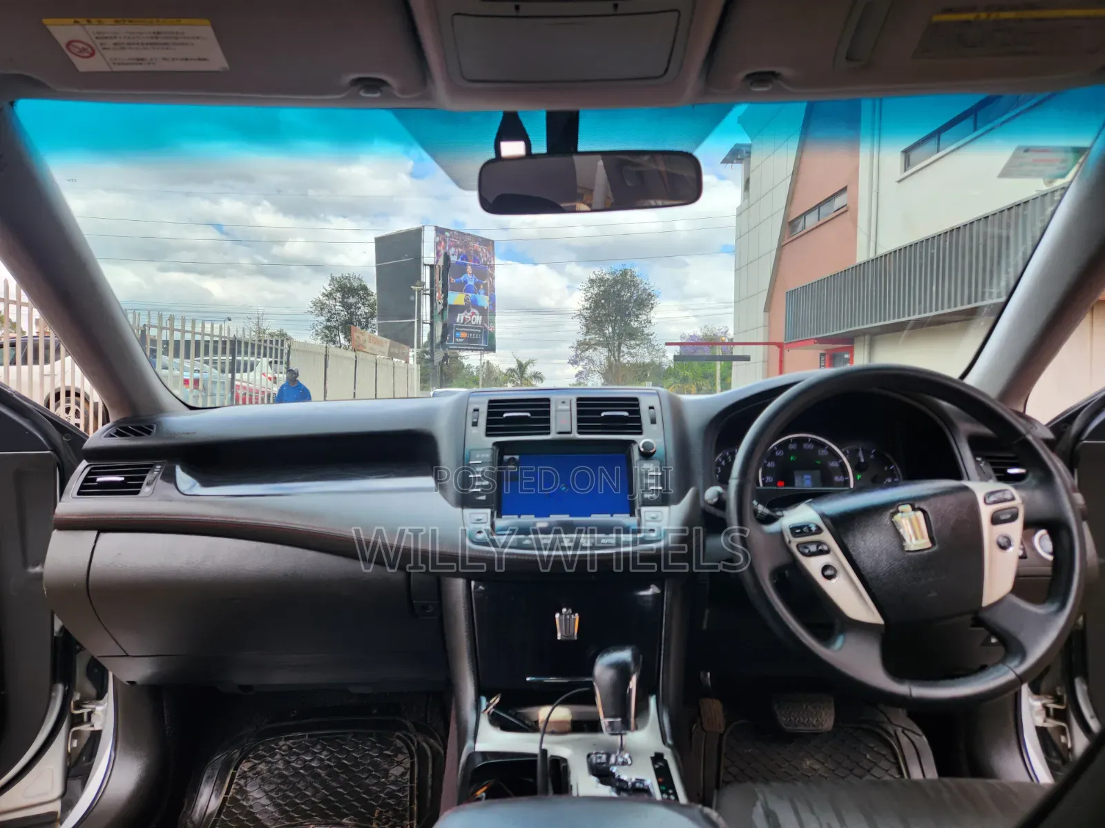 Toyota Crown 2011 Silver