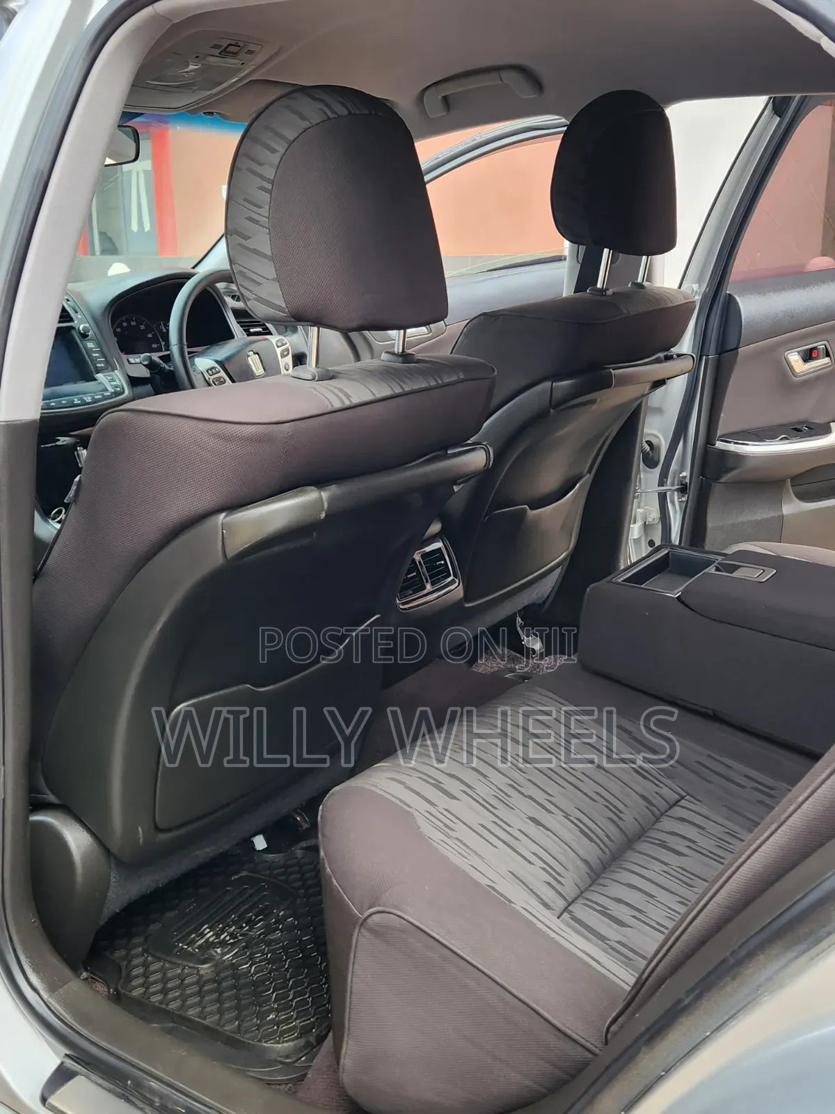 Toyota Crown 2011 Silver