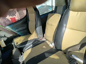 Toyota HiAce 2005 White