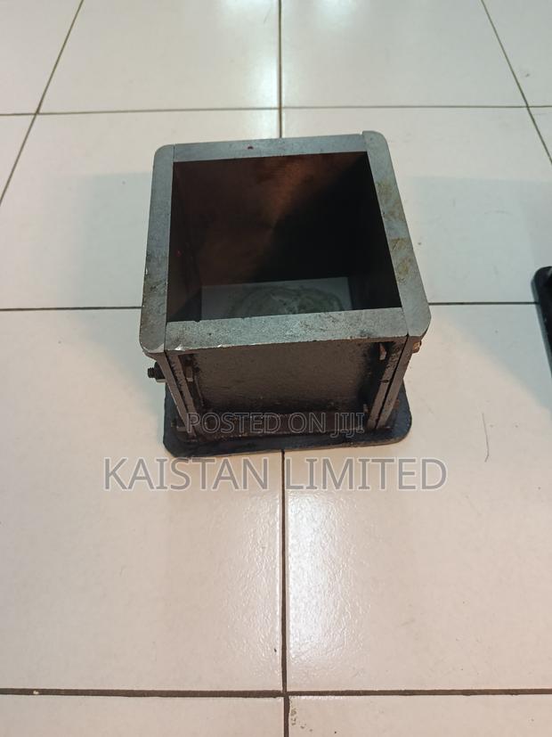 Iron Concrete Cube Moulds for Concrete Testing - thumbnail 2