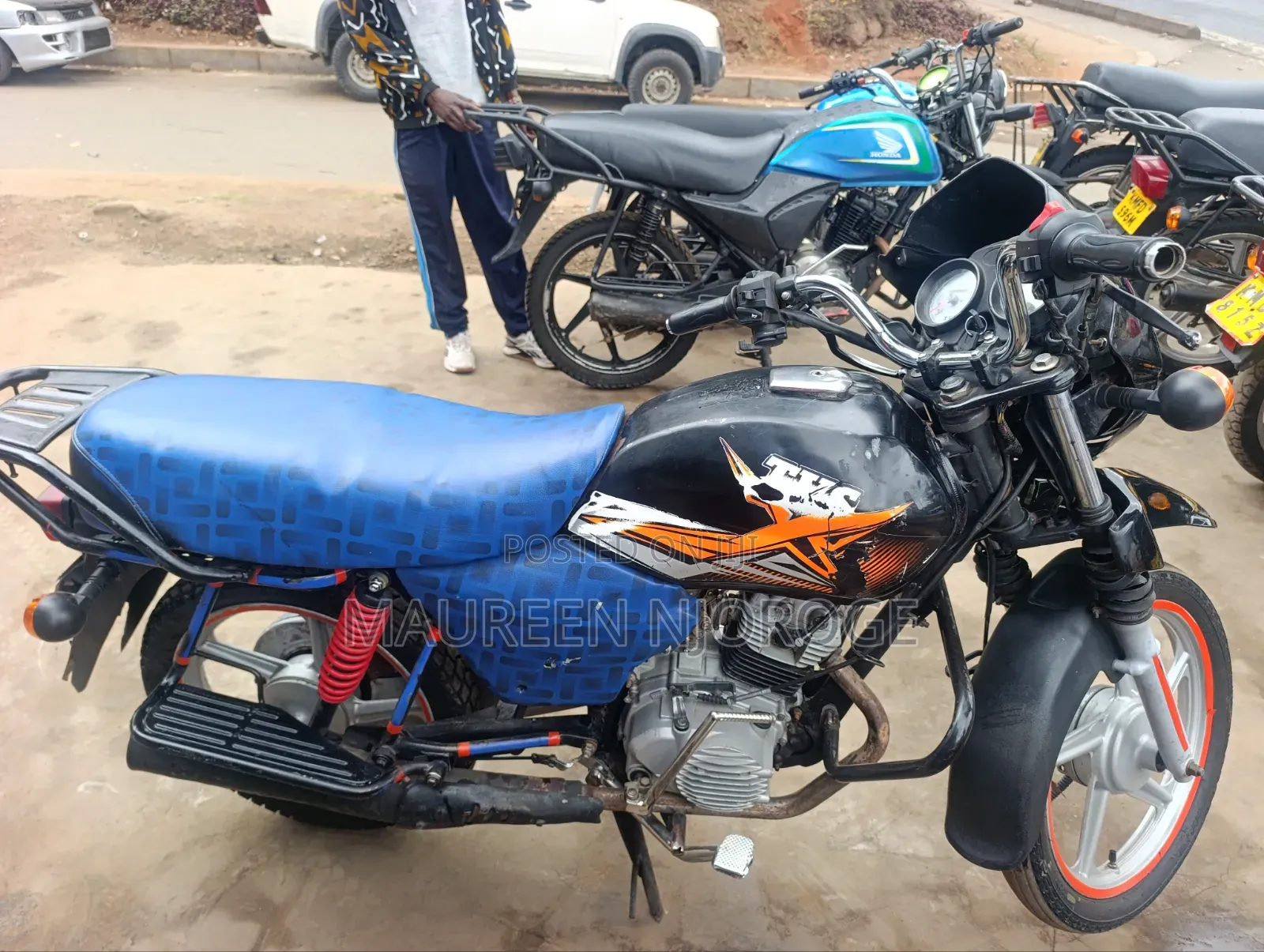 TVS HLX Plus ES 2024 Black