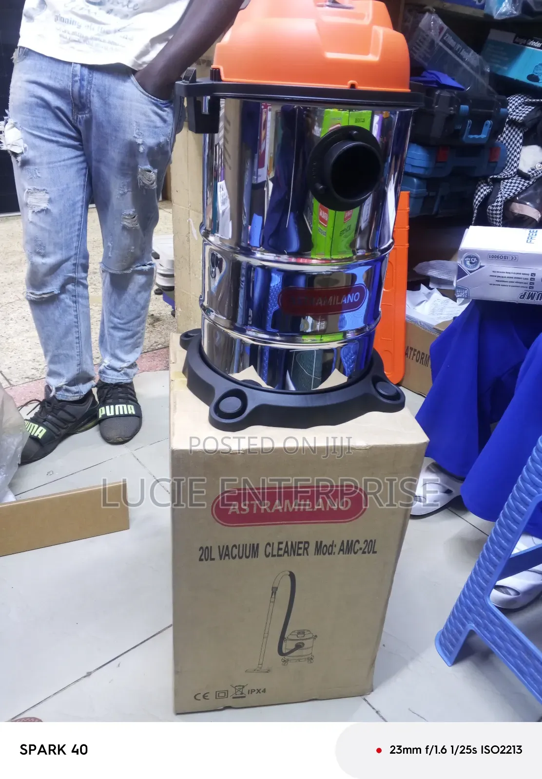 Vacuum Cleaner Wet and Dry 20l