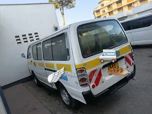 Toyota HiAce 2005 White