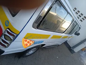 Toyota HiAce 2005 White