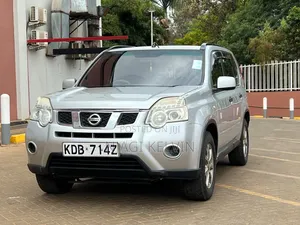 Nissan X-Trail 2014 Silver