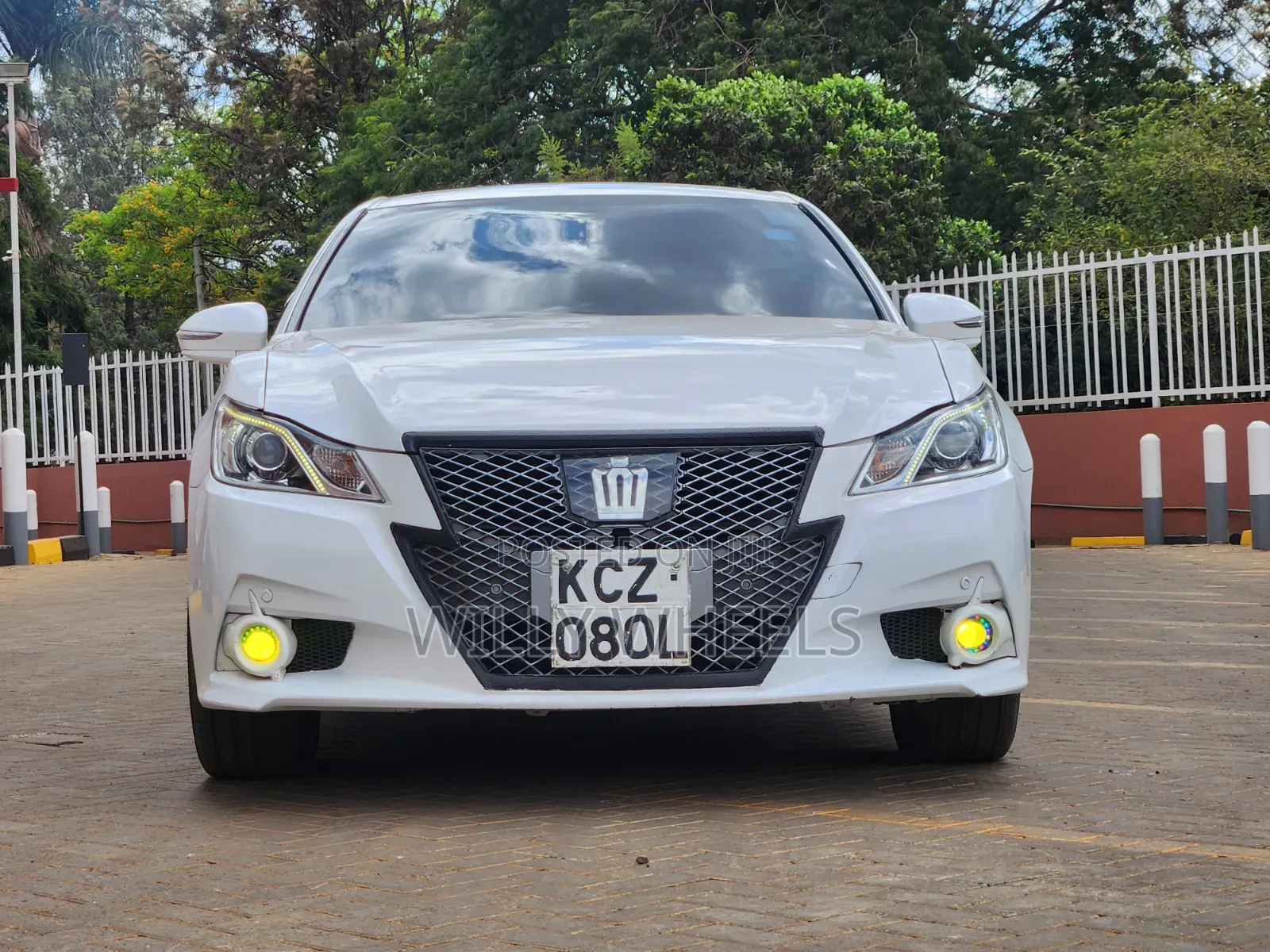 Toyota Crown 2013 White