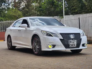 Toyota Crown 2013 White