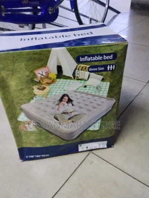 Queen Airbed Mattress 200x150x40cm With Inbuilt Pump