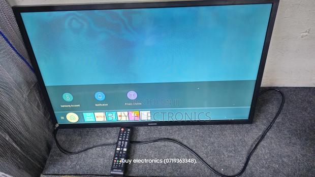 Samsung 32" Smart TV - thumbnail 2