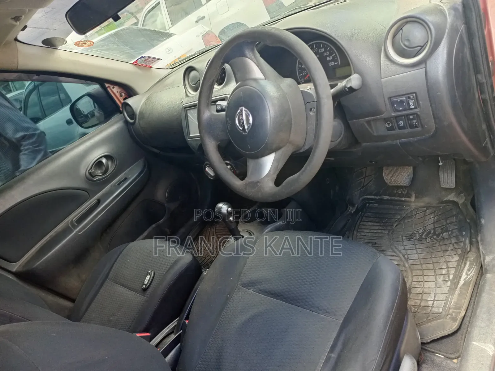 Nissan March 2012