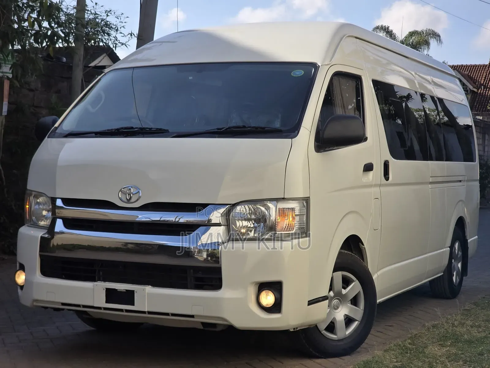 Toyota HiAce 2019 White