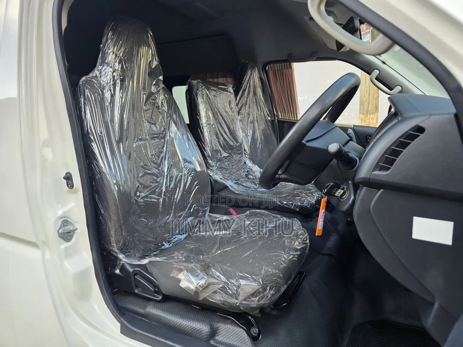 Toyota HiAce 2019 White