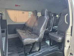 Toyota HiAce 2019 White