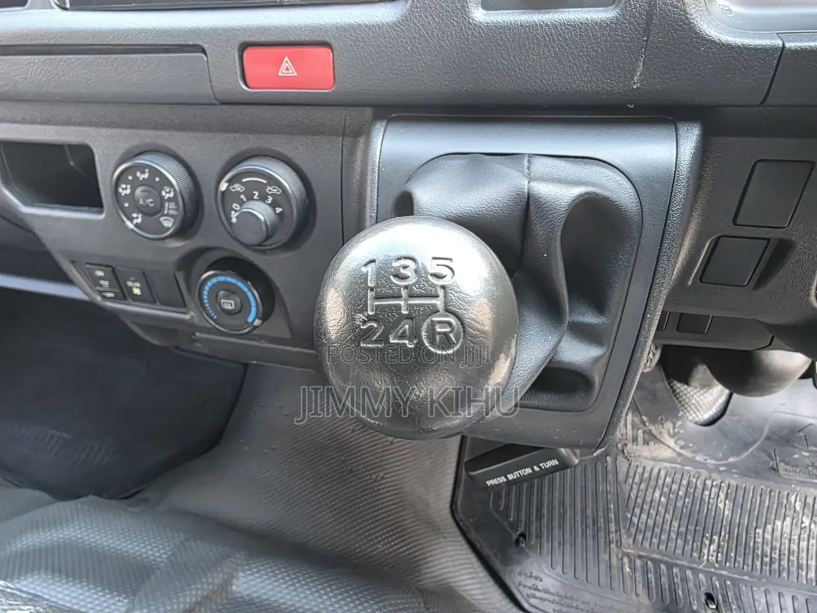 Toyota HiAce 2019 White