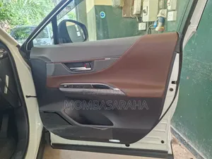 Toyota Harrier 2020 Off white