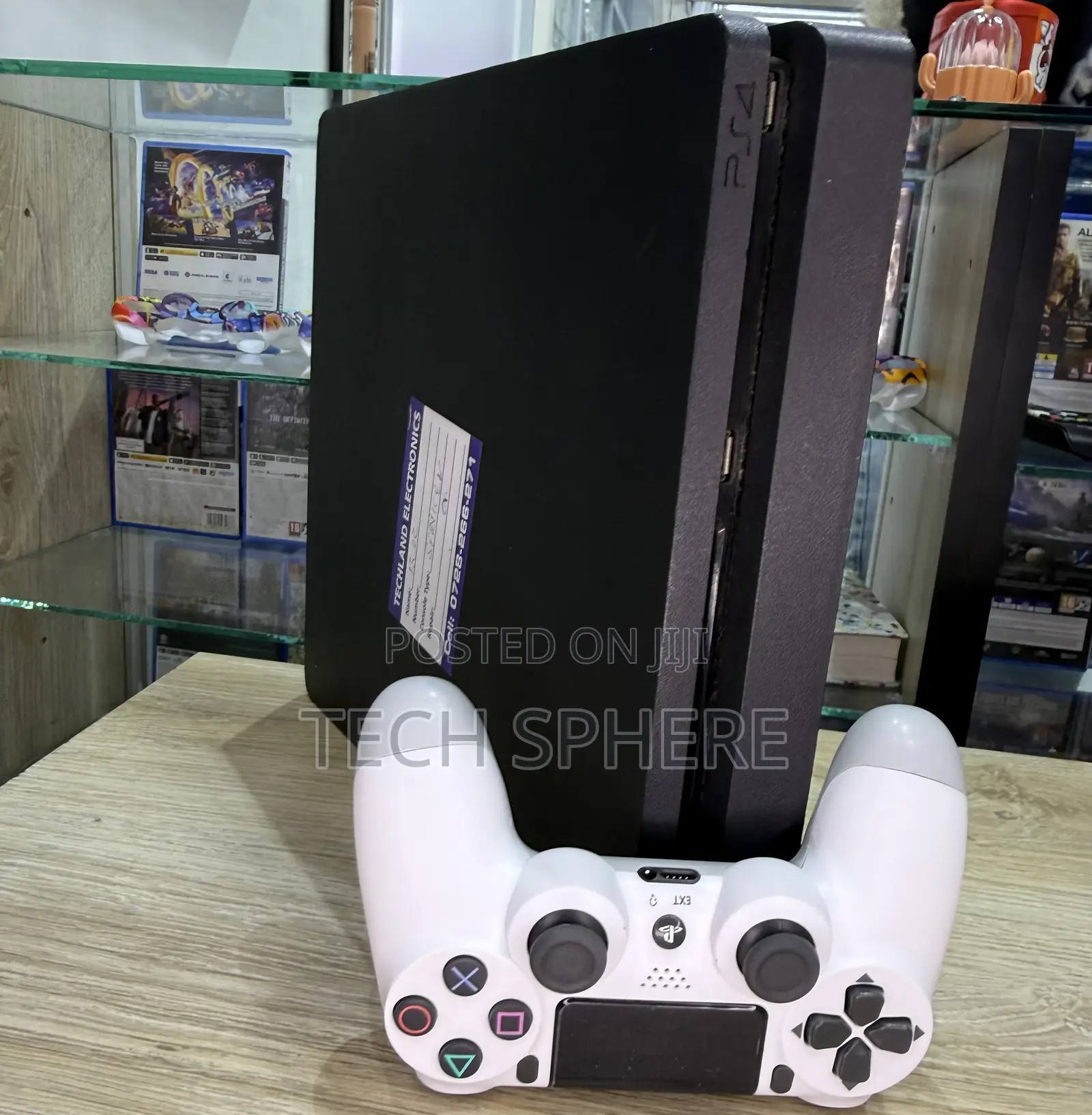 Mint PS4 Slim