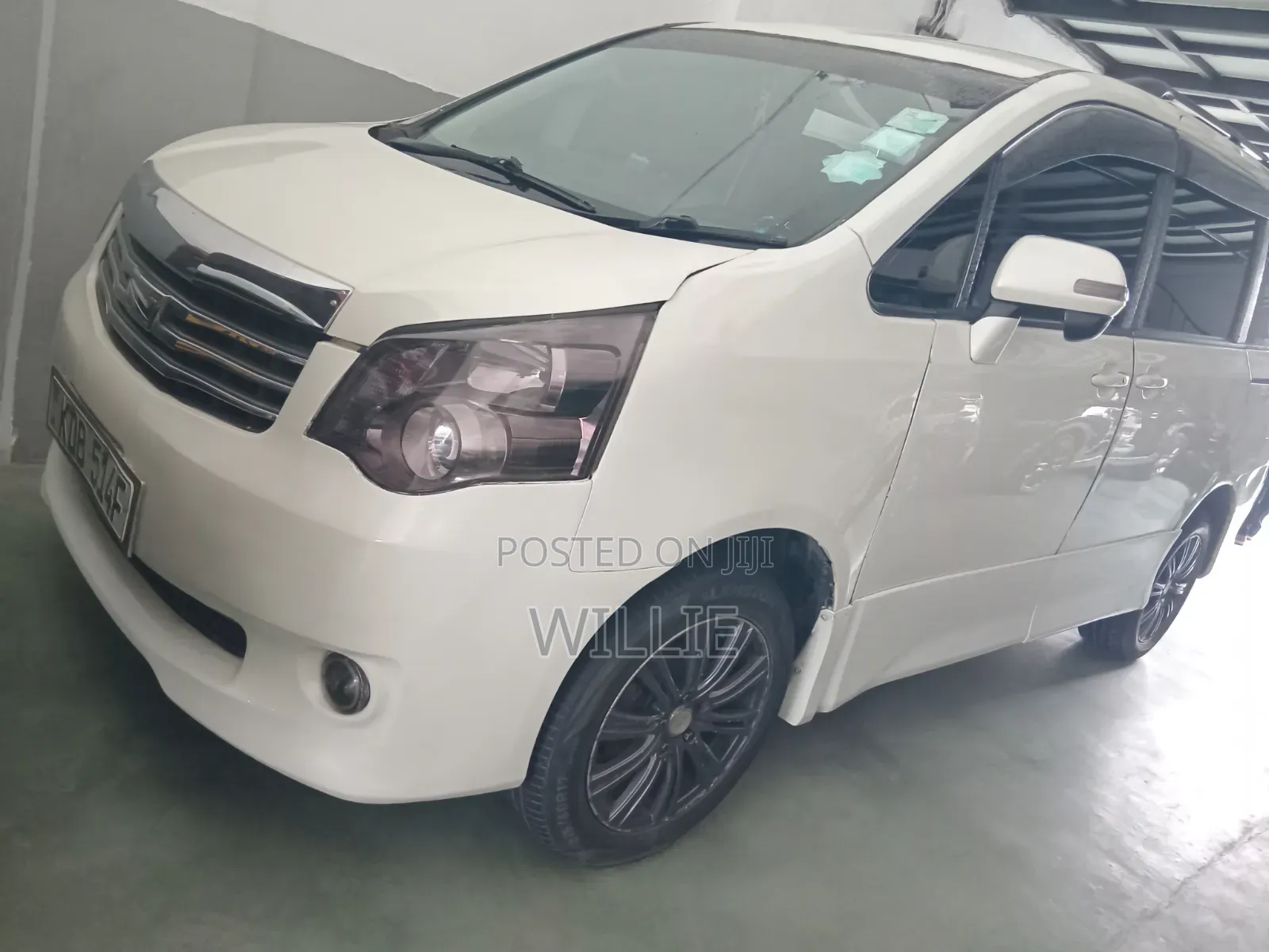 Toyota Noah 2014 White