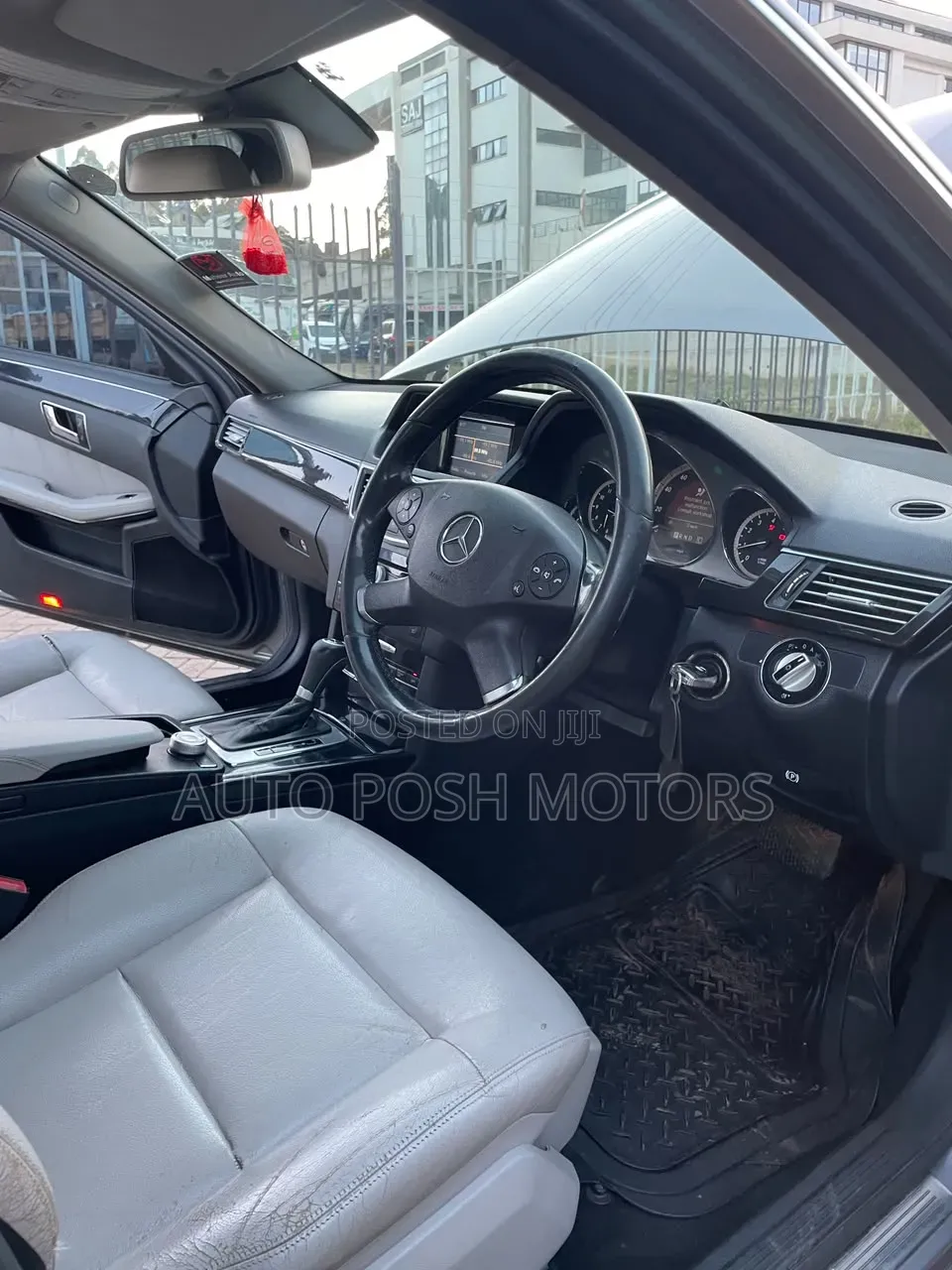 Mercedes-Benz E-Class 2010
