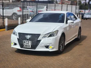 Toyota Crown 2013 Pearl