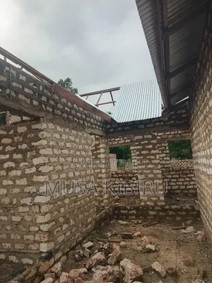 House for Sale in Kombani