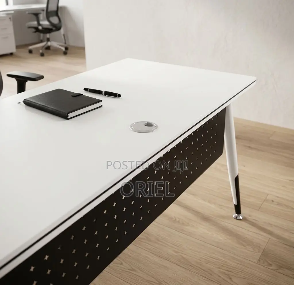 Office Table : Foldable White Training Desk