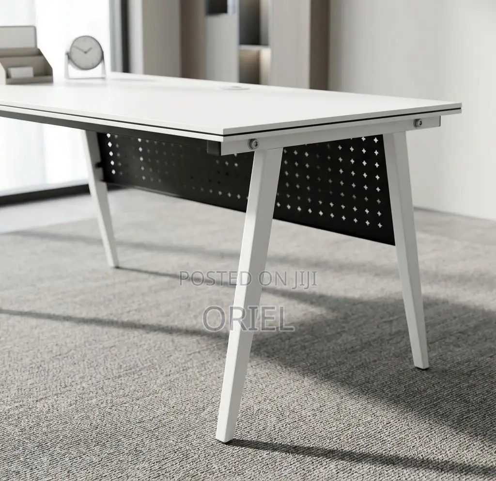 Office Table : Foldable White Training Desk