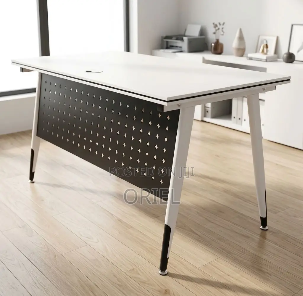 Office Table : Foldable White Training Desk