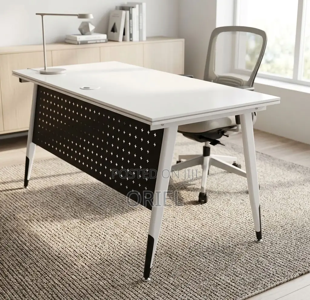 Office Table : Foldable White Training Desk