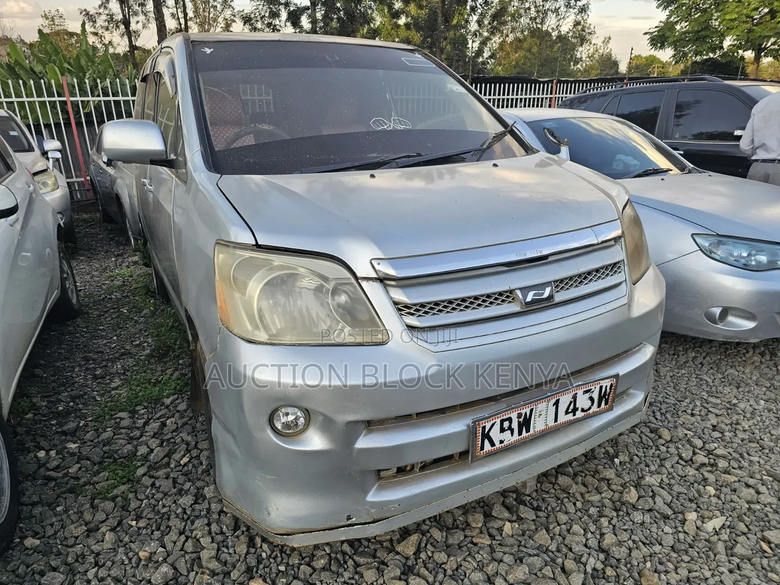 Toyota Noah 2006 Silver
