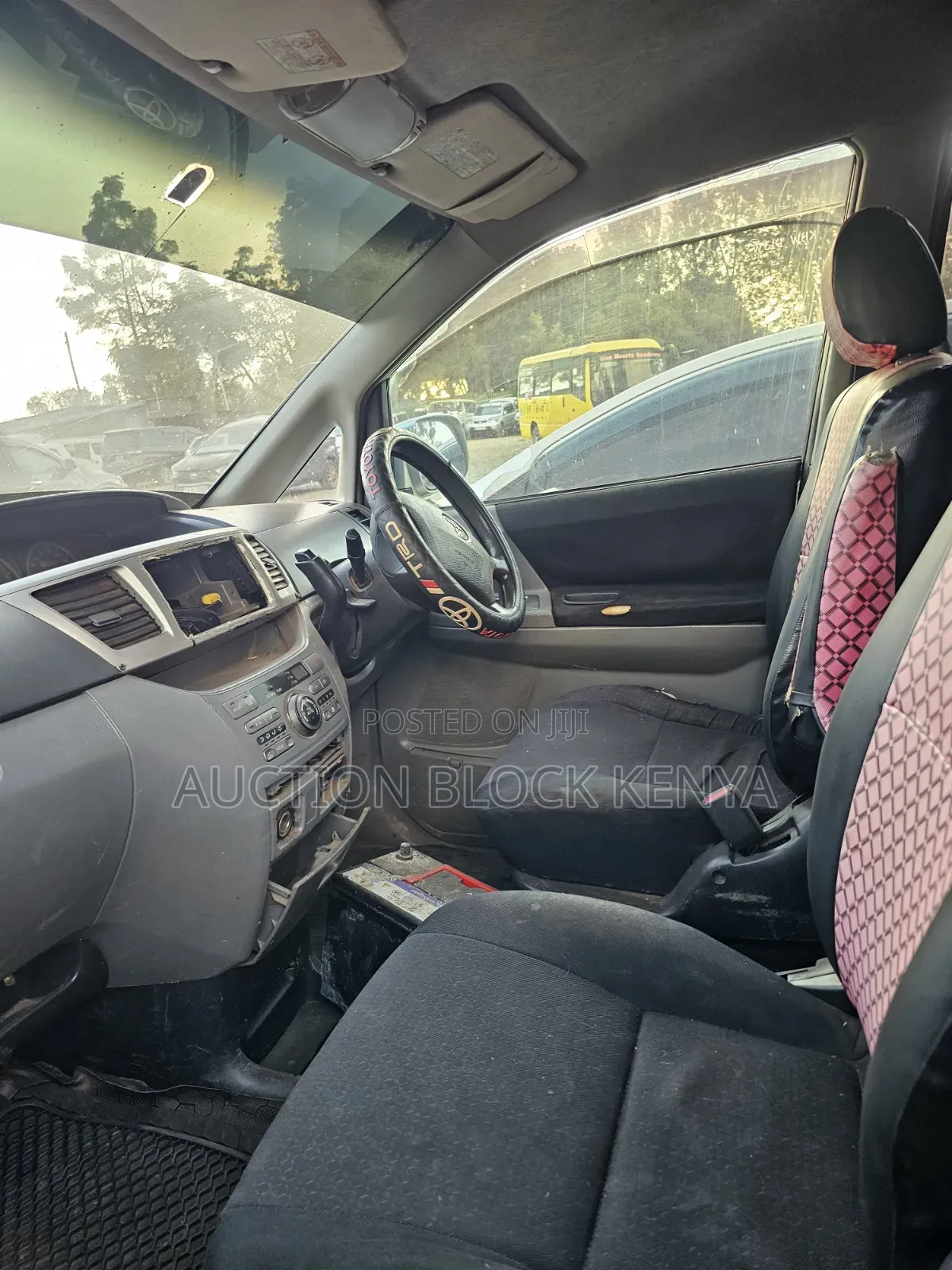 Toyota Noah 2006 Silver