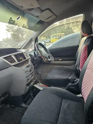 Toyota Noah 2006 Silver