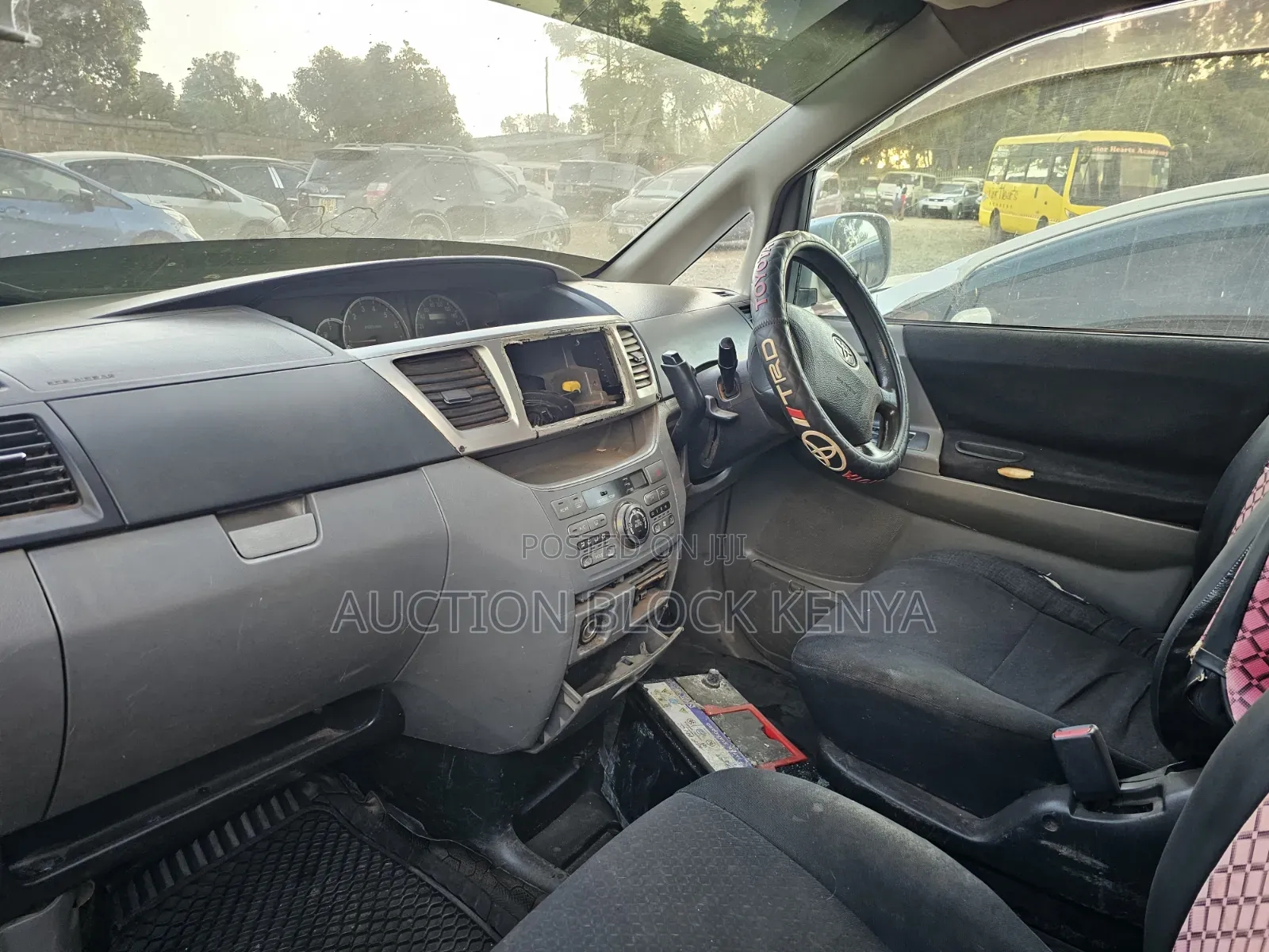 Toyota Noah 2006 Silver