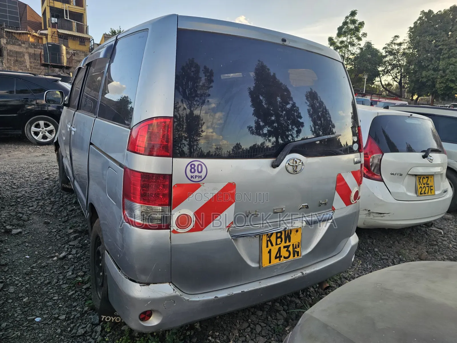 Toyota Noah 2006 Silver