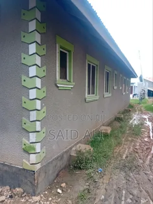 8 Bedsitter