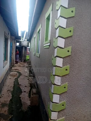 8 Bedsitter