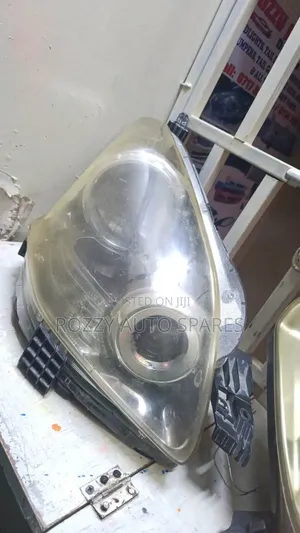 Ractis 2008 Headlight