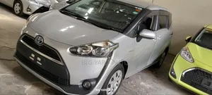 Toyota Sienta 1.5 FWD (6-seater) 2018 Silver
