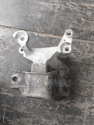 Nissan Serena/ Lafesta MR20/MR25 Engine Mounting