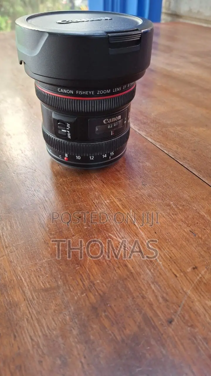 Canon EOS 70D SLR Camera With 3 Lenses