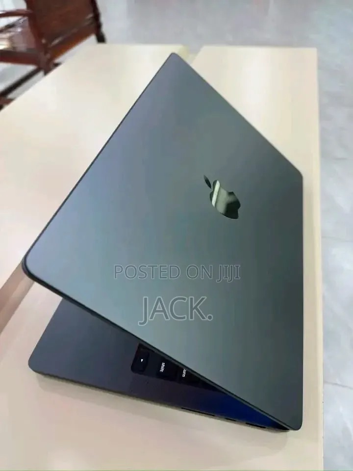 Laptop Apple MacBook Pro 2023 M3 Max 36GB Apple M3 Max SSD 1T